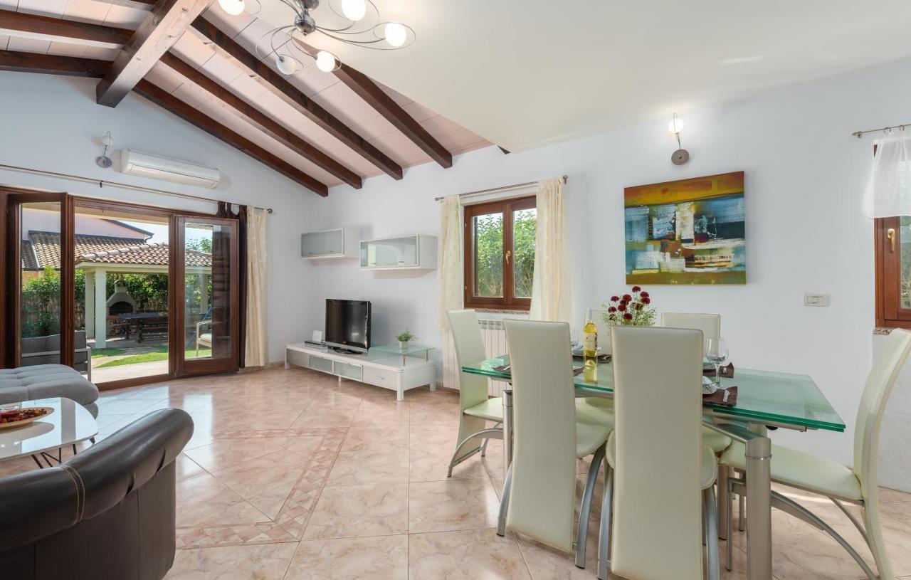 Villa Lucas Novigrad  Exterior photo