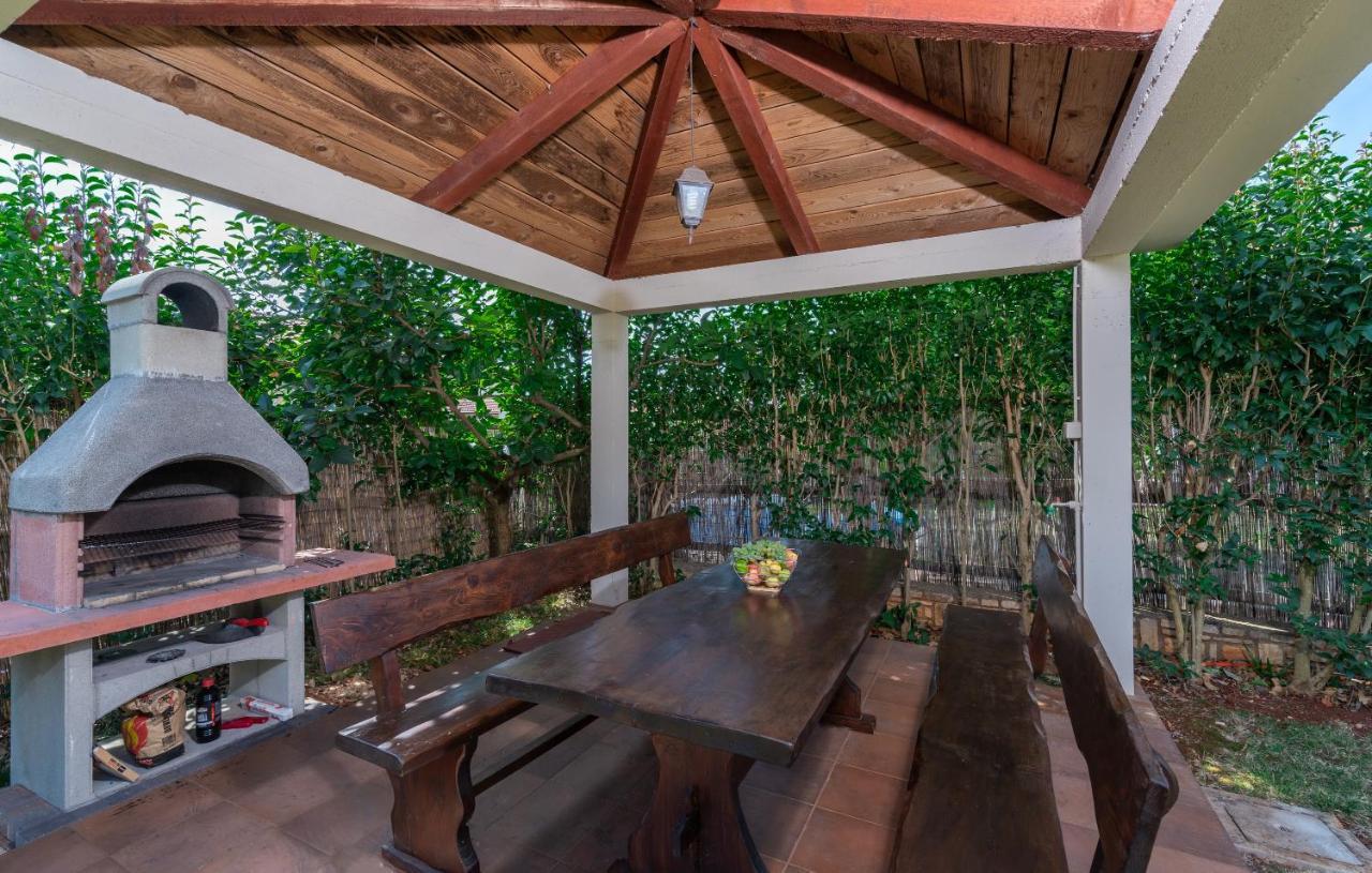 Villa Lucas Novigrad  Exterior photo